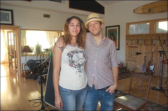 Musician Jason Mraz (right) and author Tawny Maya McCray at Mraz’s Oceanside home. (Photo courtesy of Tawny Maya McCray)