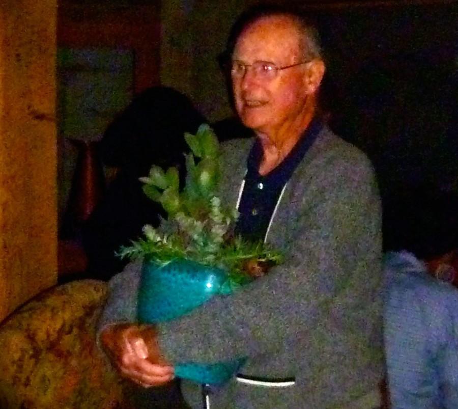 Lloyd O’Connell receives the Ida Lou Coley Award on Oct. 16 at the Downtown Encinitas MainStreet Association Dinner. (DEMA photo)