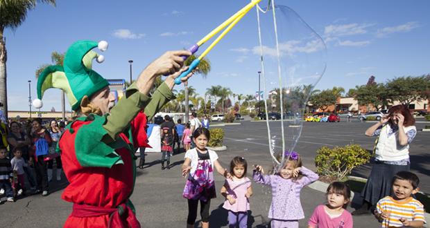 Bubble Jester entertains the kids with giant bubbles.