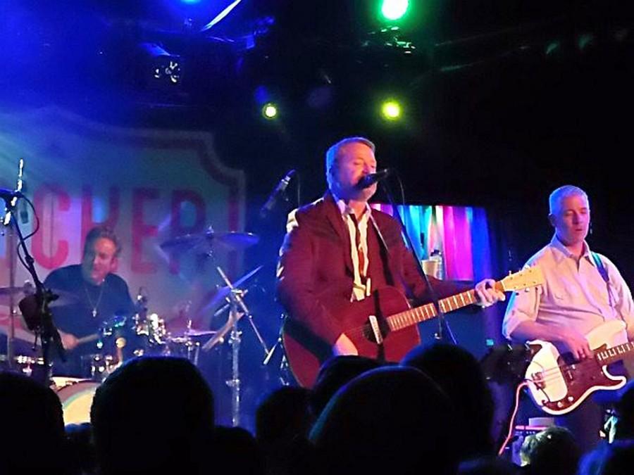 Cracker lead singer David Lowery performs with the band Dec. 30 at Belly Up Tavern in Solana Beach. (Photo by Layla Marino)