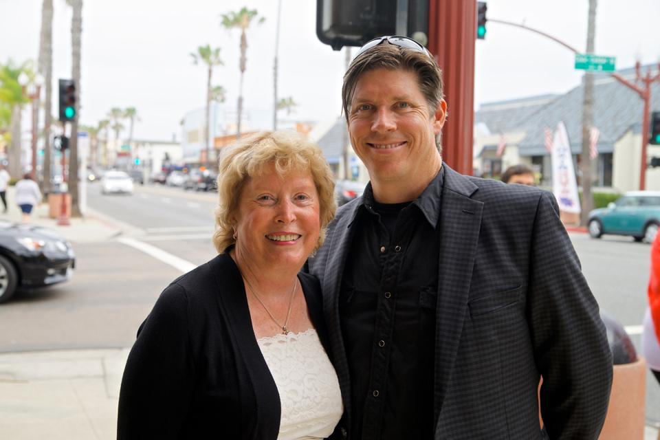 A marquee event: Oceanside’s Star Theatre Company celebrates restored landmark sign