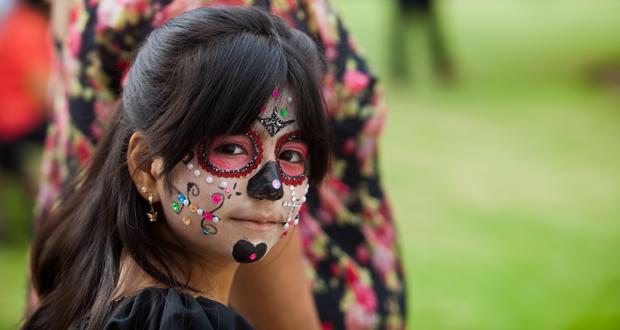 Kimberly, eight years-old of Oceanside at Dia de los Muertos, Mission San Luis Rey