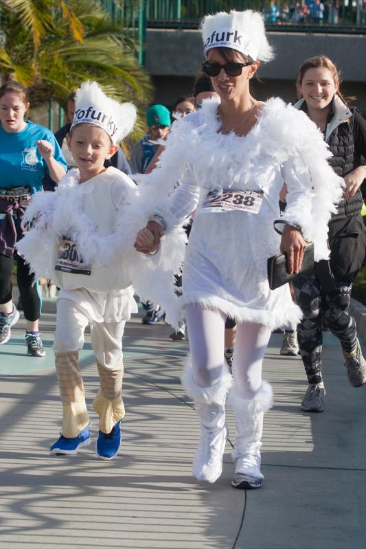 Fast+Pace+Set+in+PMCU+Oside+Turkey+Trot