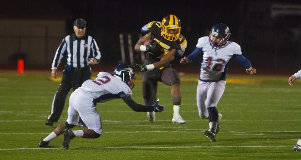 El+Camino+running+back%2C+Chris+Brown+had+touchdown+runs+of+27+and+37+yards