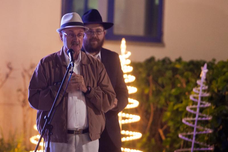 Lighting+of+the+Menorah+in+Oceanside