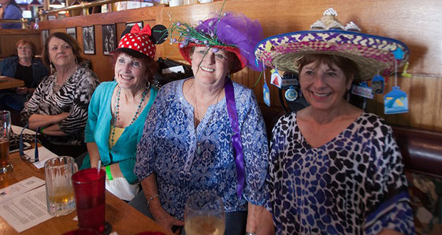 Maureen+Hartin%2C+Vickie+Prosser+%2CBarbara+McKenzie+%2C+Anne+Speraw+at+last+years+fundraiser