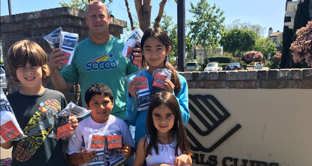 John Rich with a few of his Club friends ( L- R) Jack Wyatt- 9, Eithan Arreola- 7, Irene Wu- 10, and Emma Campo -7.