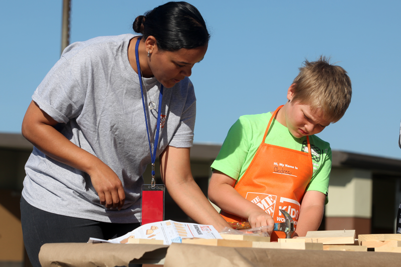 Building+Birdhouses+at+Palmquist+Elementary