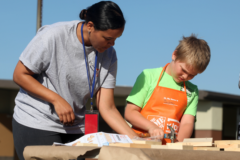 Building Birdhouses at Palmquist Elementary