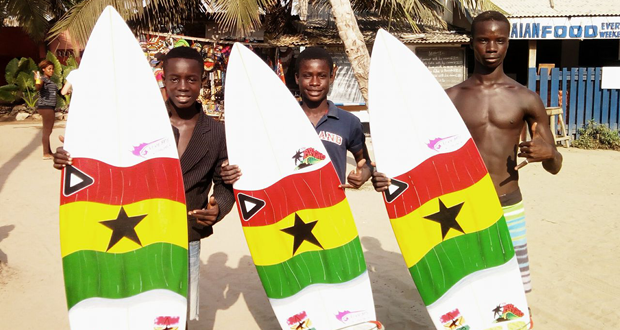 2016+ISA+Scholarship+winners+from+Ghana%2C+Frank+Ayaa%2C+Bernard+Bannor+and+Joshua+Bannor+%28left+to+right%29%2C+display+the+new+surfboards+that+they+were+able+to+get+with+their+scholarship+awards.+Photo%3A+Mr.+Brights+Surf+Shop
