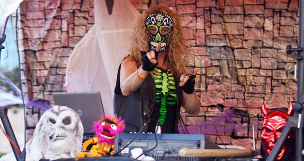 Stephan Jerome “Rock the House”  at a past Haunted Market