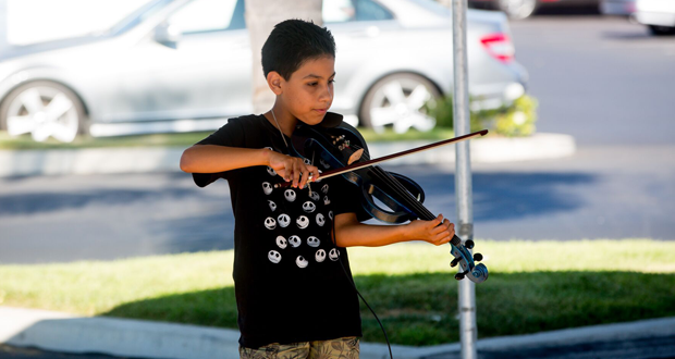 Carlos Garcia on Dub-Step Violin (Photo courtesy: Mission Marketplace)