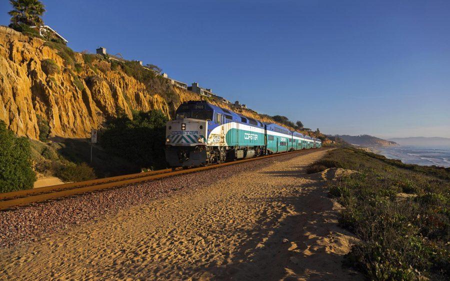 A+Coaster+commuter+train+travels+along+the+coast+of+Del+Mar.+%28Autumn+Sky+Photography%2C+iStock+Getty+Images%29