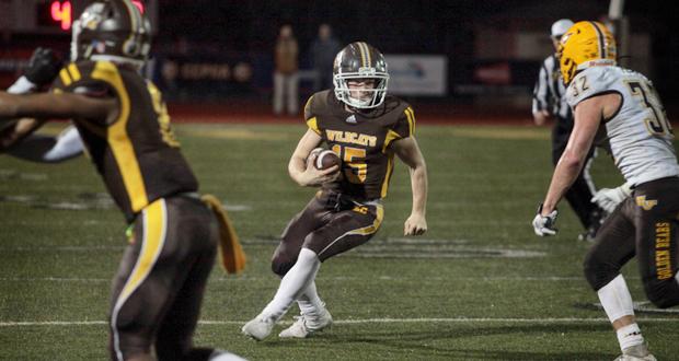 El Camino sophomore QB, Kiah Reid (15)