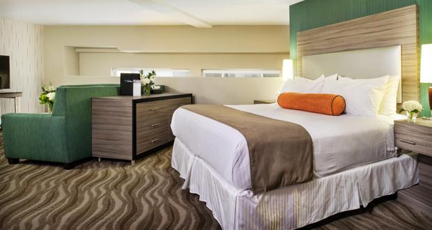 Ring in the Holiday Season at Porto Vista Hotel on Christmas Day, the Holiday Bowl and New Year’s Eve
