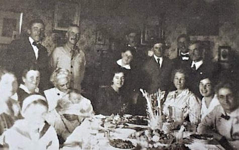 A Hammond family Christmas gathering in Encinitas in 1916. (San Dieguito Heritage Museum photo)