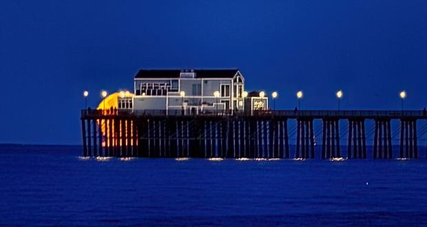 pier_full-moon