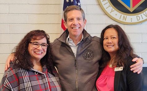 Rep. Mike Levin (D-49th District), center, meets with Oceanside Mayor Esther Sanchez, left, and Woman’s Club of Oceanside President Rose O. Teding on March 20. (Courtesy photo)