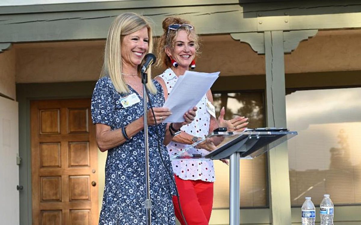 Encinitas Chamber of Commerce CEO Carol Knight (left) and Rancho Santa Fe Security Systems CEO Denise Mueller co-host the Chamber’s 29th annual Salute to Education
event on May 7. (Encinitas Chamber photo)